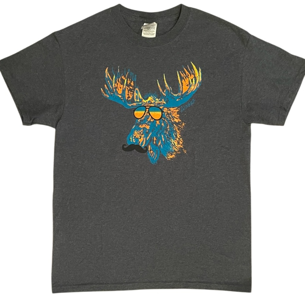 MEN’S ALASKA MOOSE TEE size Medium funny t-shirt moose w/sunglasses and mustache